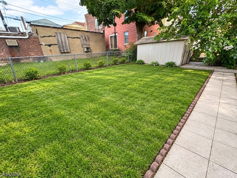 21 Summer St Property Photo 13