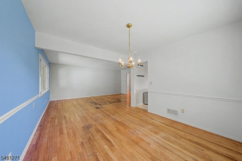 2 Arlyn Ln Property Photo 15