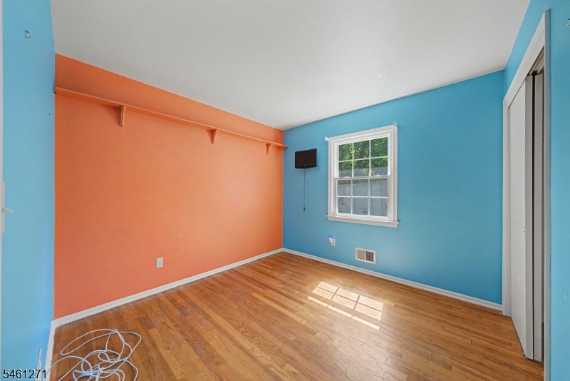 2 Arlyn Ln Property Photo 18