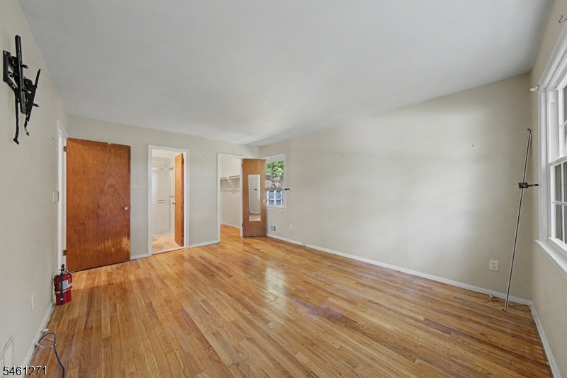 2 Arlyn Ln Property Photo 23