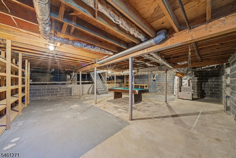 2 Arlyn Ln Property Photo 28