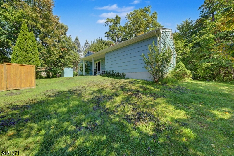 2 Arlyn Ln Property Photo 30
