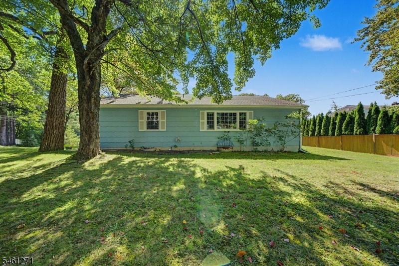 2 Arlyn Ln Property Photo 34