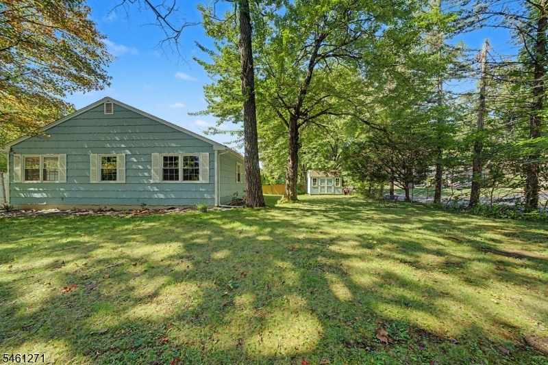 2 Arlyn Ln Property Photo 35