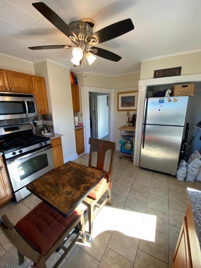 229 Thompson Ave 2 Property Photo 7