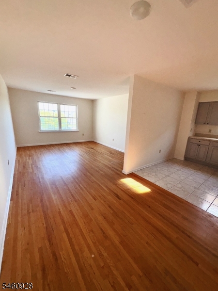 210 2nd St 2 Property Photo 3