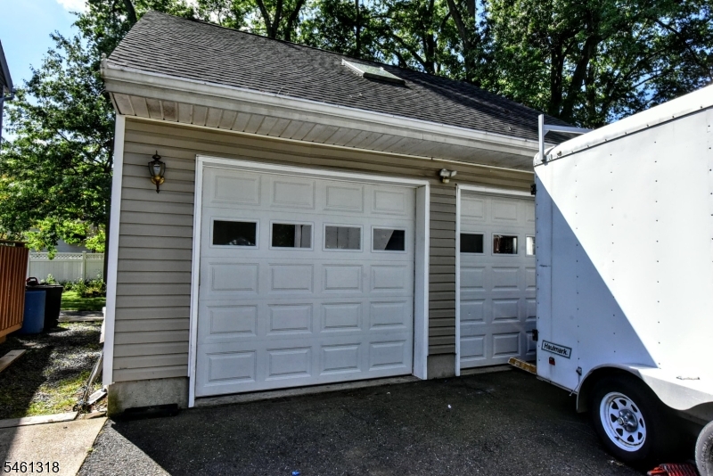 107 2nd St Property Photo 15