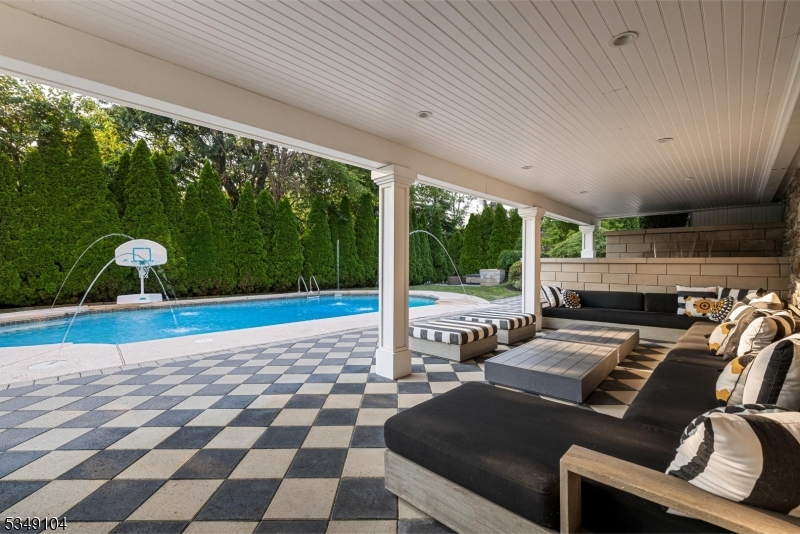 11 Hamilton Road Property Photo 48