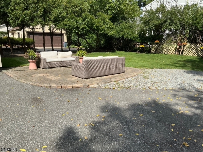 200 Wychwood Rd Property Photo 29