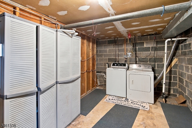 921 Robin Rd Property Photo 14