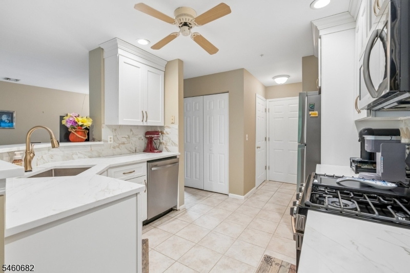 718 Buckland Ct Property Photo 10