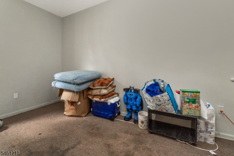 173 3rd St Property Photo 9
