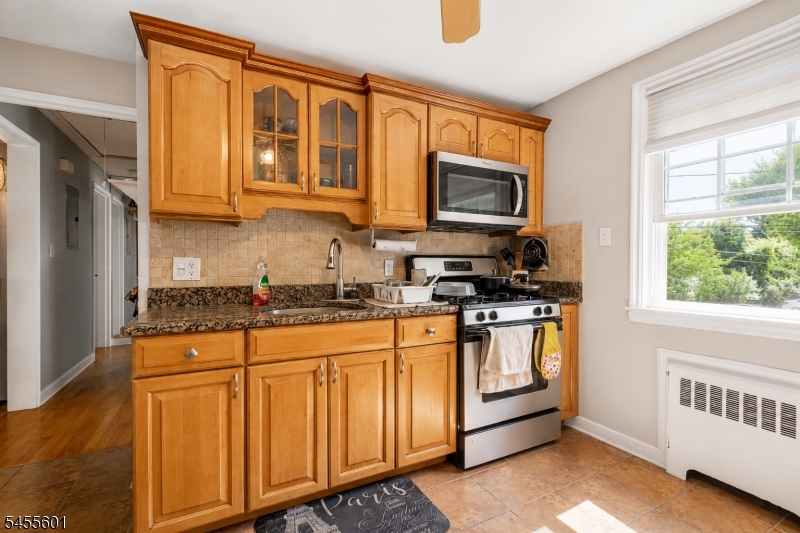 445 Morris Ave 2a Property Photo 4
