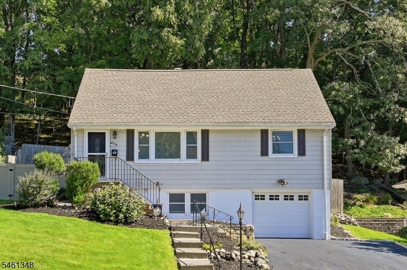 138 Rafkind Rd Property Photo 1