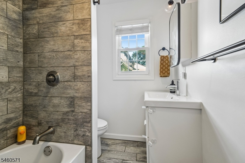 34 Ohio St Property Photo 21