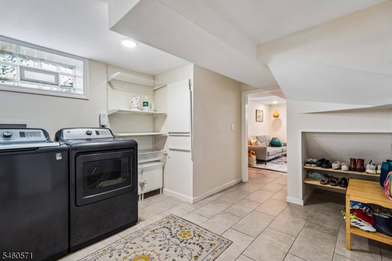 34 Ohio St Property Photo 31