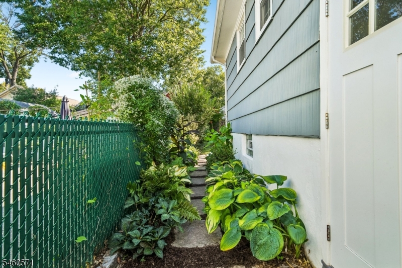 34 Ohio St Property Photo 35