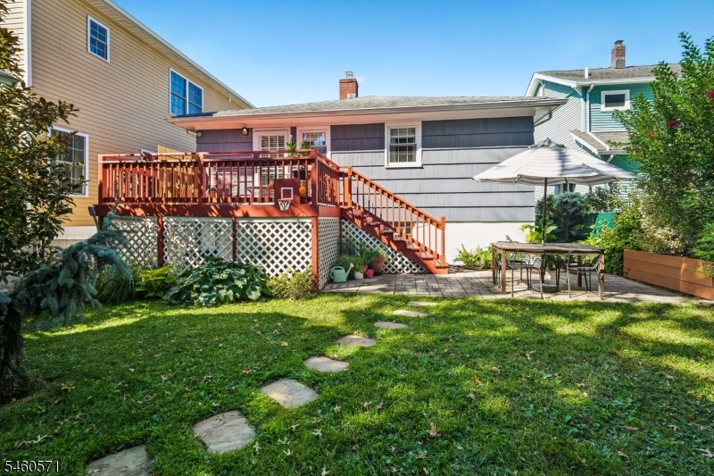 34 Ohio St Property Photo 37