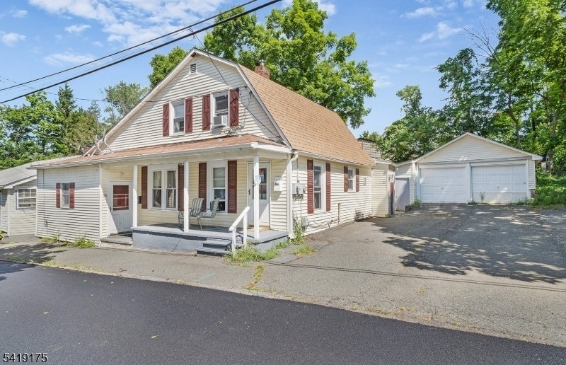 11 Mabie St B Property Photo 1