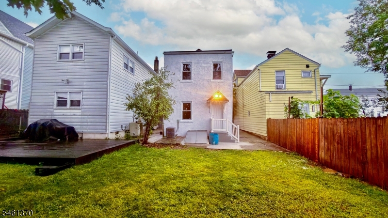 58 Henderson St Property Photo 4