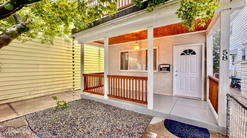 58 Henderson St Property Photo 5