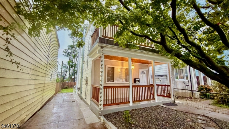 58 Henderson St Property Photo 10