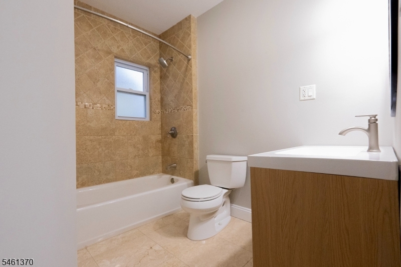 58 Henderson St Property Photo 19