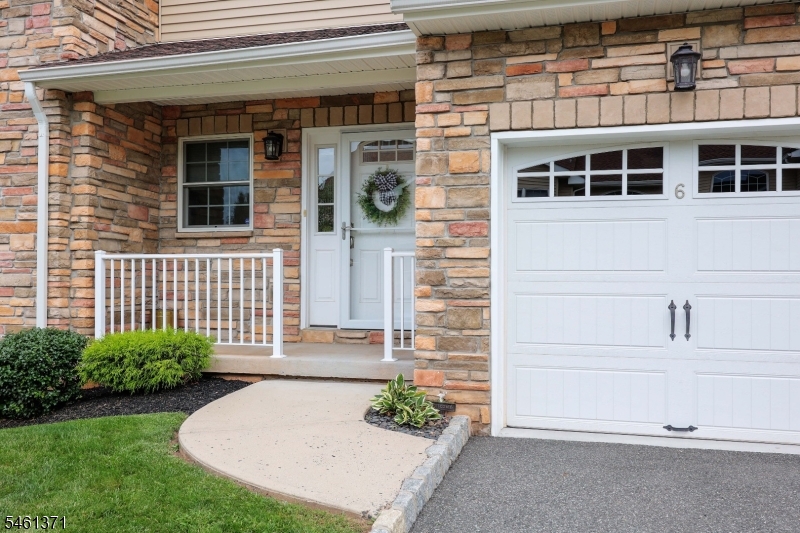 6 Harvey Ct Property Photo 2