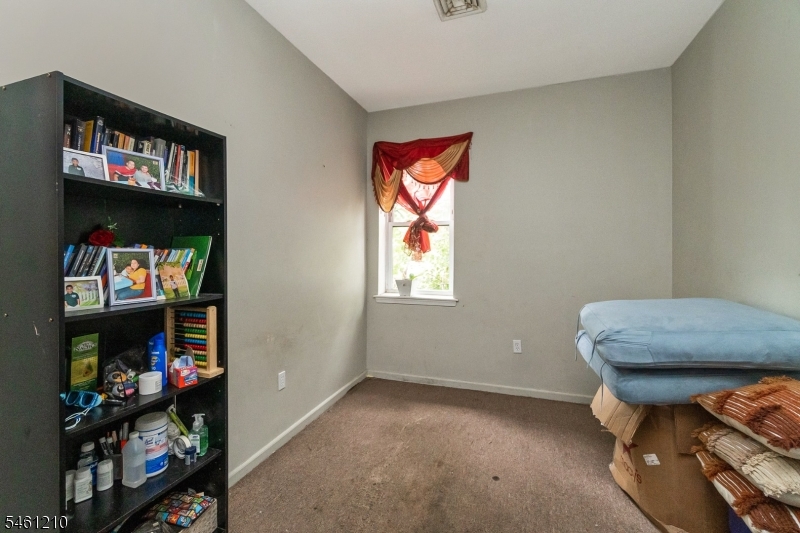 173 3rd St Property Photo 10
