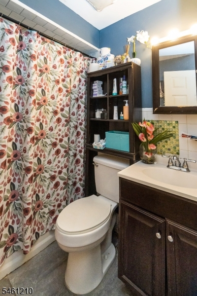 173 3rd St Property Photo 11