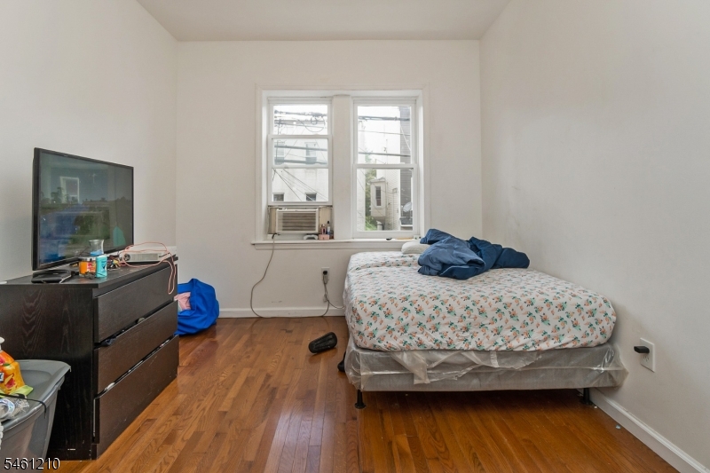 173 3rd St Property Photo 18