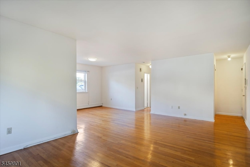 300 Claremont Ave Property Photo 3