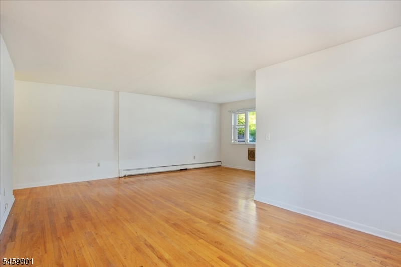 300 Claremont Ave Property Photo 4