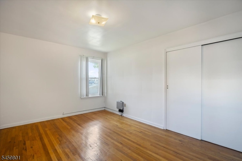 300 Claremont Ave Property Photo 11