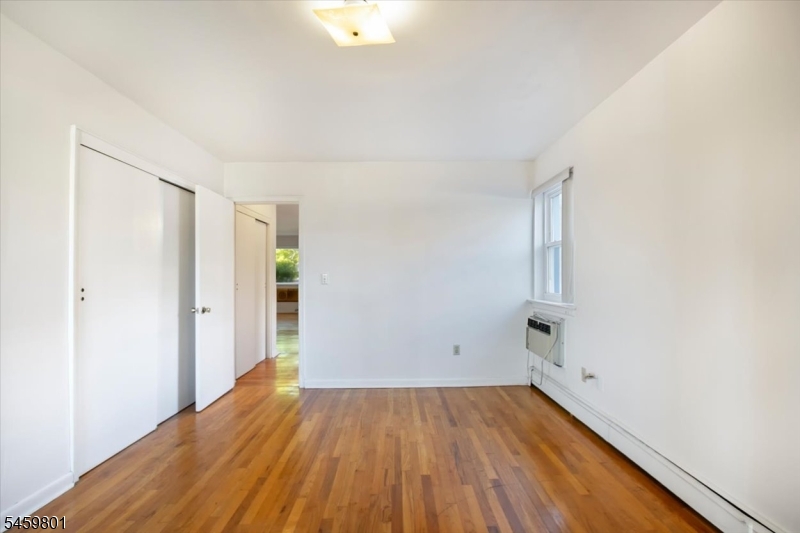 300 Claremont Ave Property Photo 12