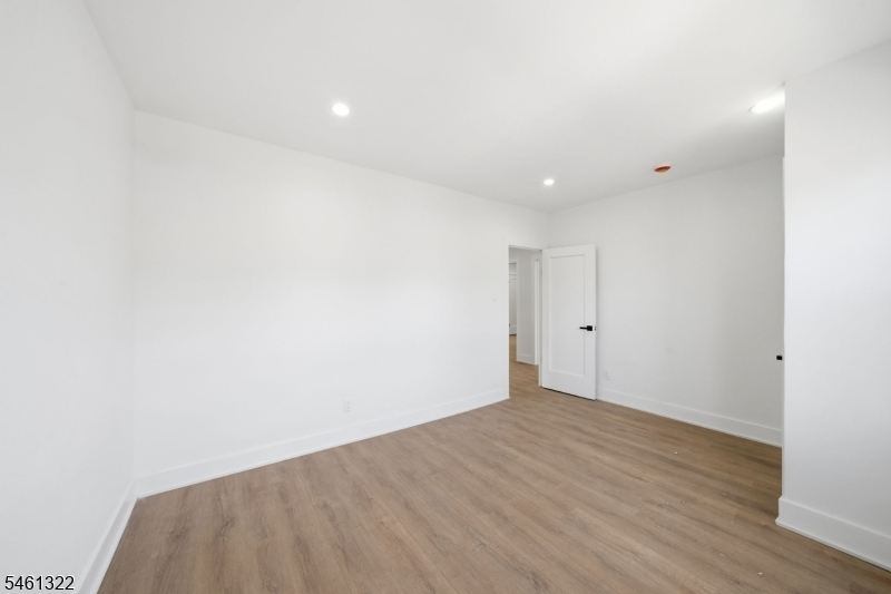 66 Girard Pl Property Photo 17