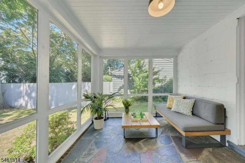 26 Whittier Ter Property Photo 18