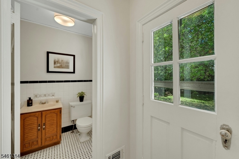 26 Whittier Ter Property Photo 24