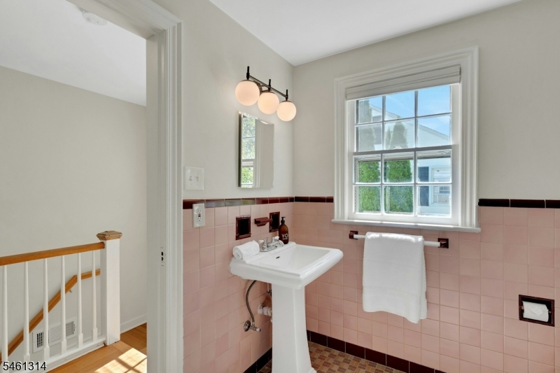 26 Whittier Ter Property Photo 36
