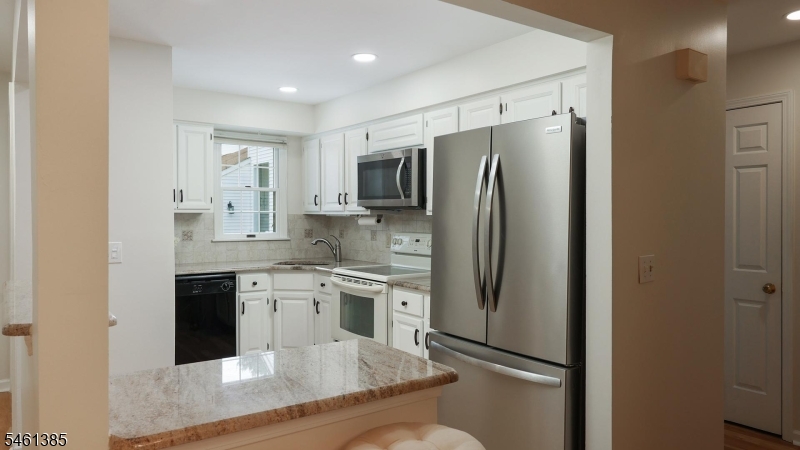 109 Alexandria Way Property Photo 6