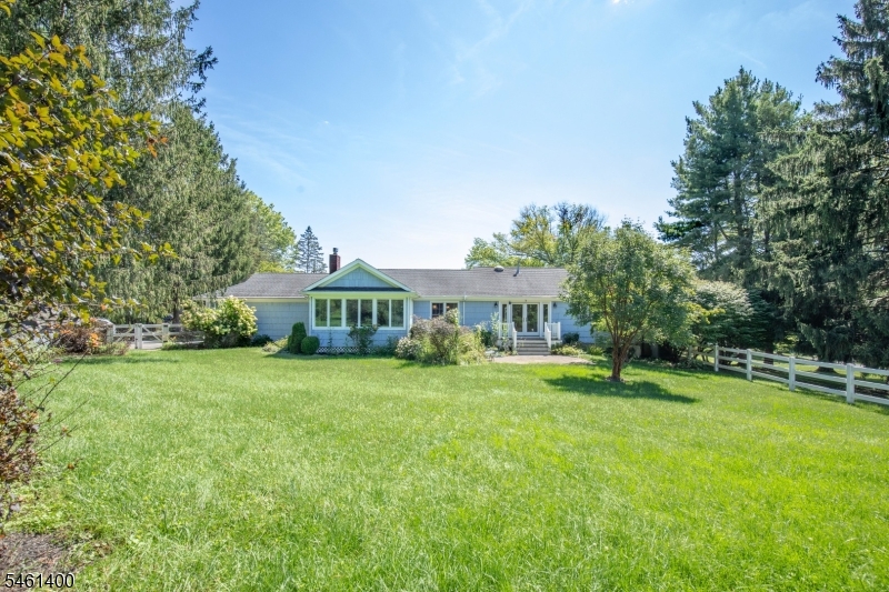 4 Brook Hollow Rd Property Photo 3
