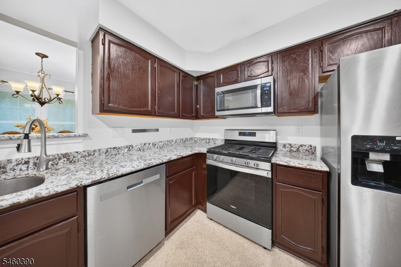 702 Porter Way West Property Photo 11