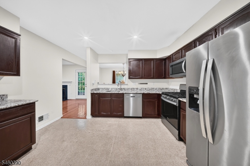 702 Porter Way West Property Photo 12