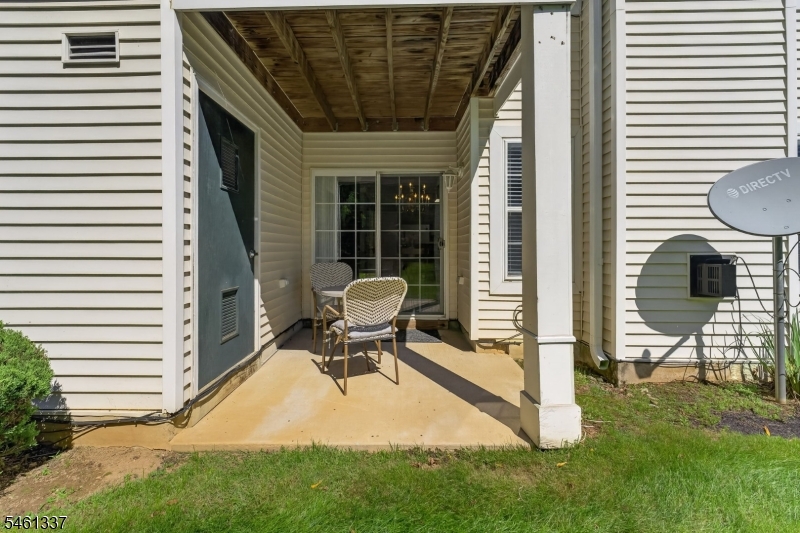 864 Honeybrook Cir Property Photo 18