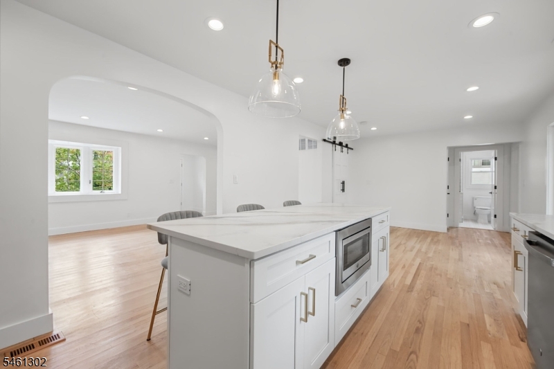 34 Howard St Property Photo 8