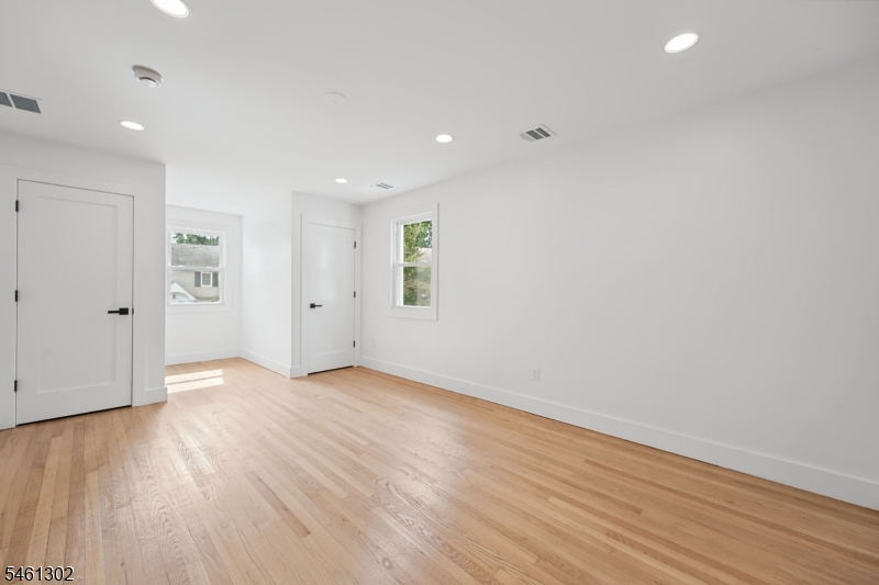 34 Howard St Property Photo 15