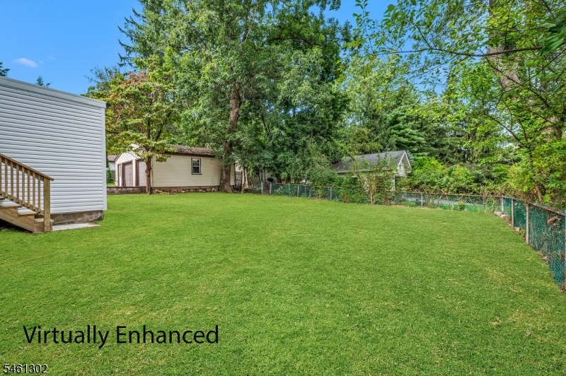 34 Howard St Property Photo 28