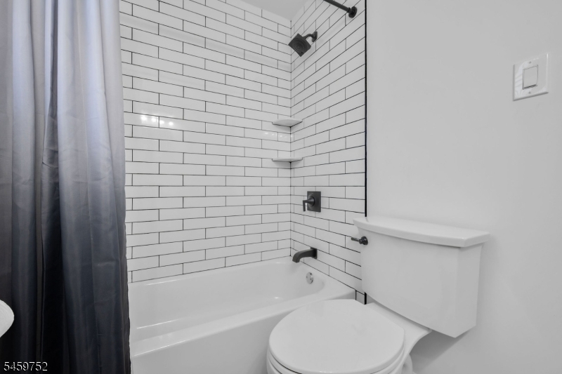 66 Knox Ter Property Photo 14