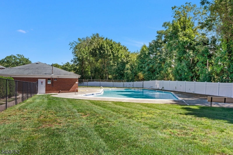 66 Knox Ter Property Photo 21