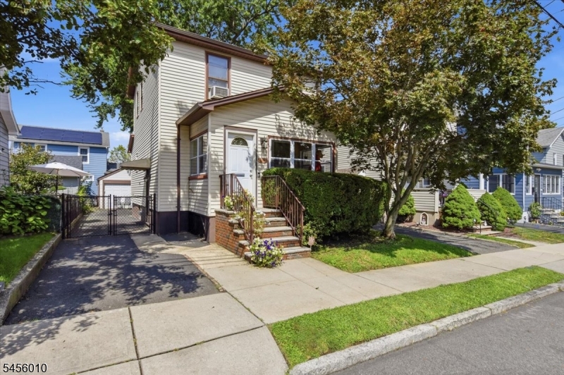 1284 Barbara Ave Property Photo 1